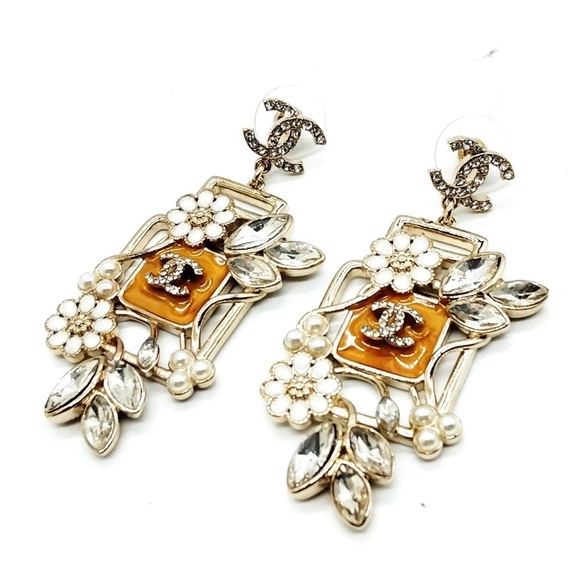 CHANEL Jewelry - Chanel Vintage Floral Earrings